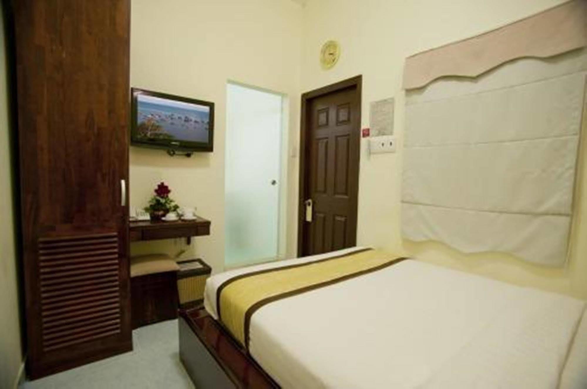 Oyo 438 Small Bay Hotel Ho Chi Minh-staden Exteriör bild