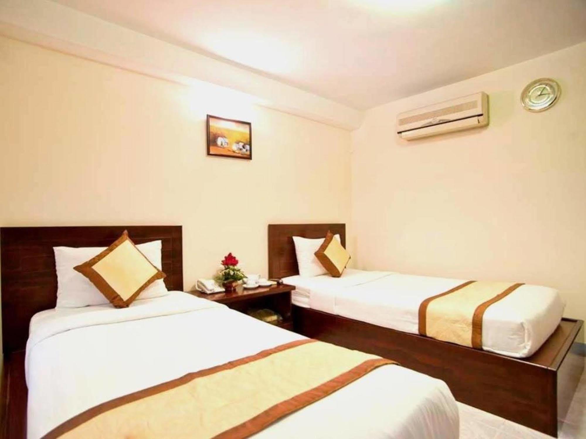 Oyo 438 Small Bay Hotel Ho Chi Minh-staden Exteriör bild
