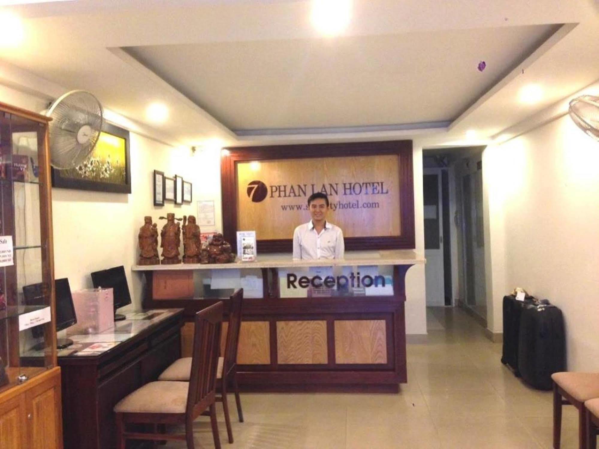 Oyo 438 Small Bay Hotel Ho Chi Minh-staden Exteriör bild