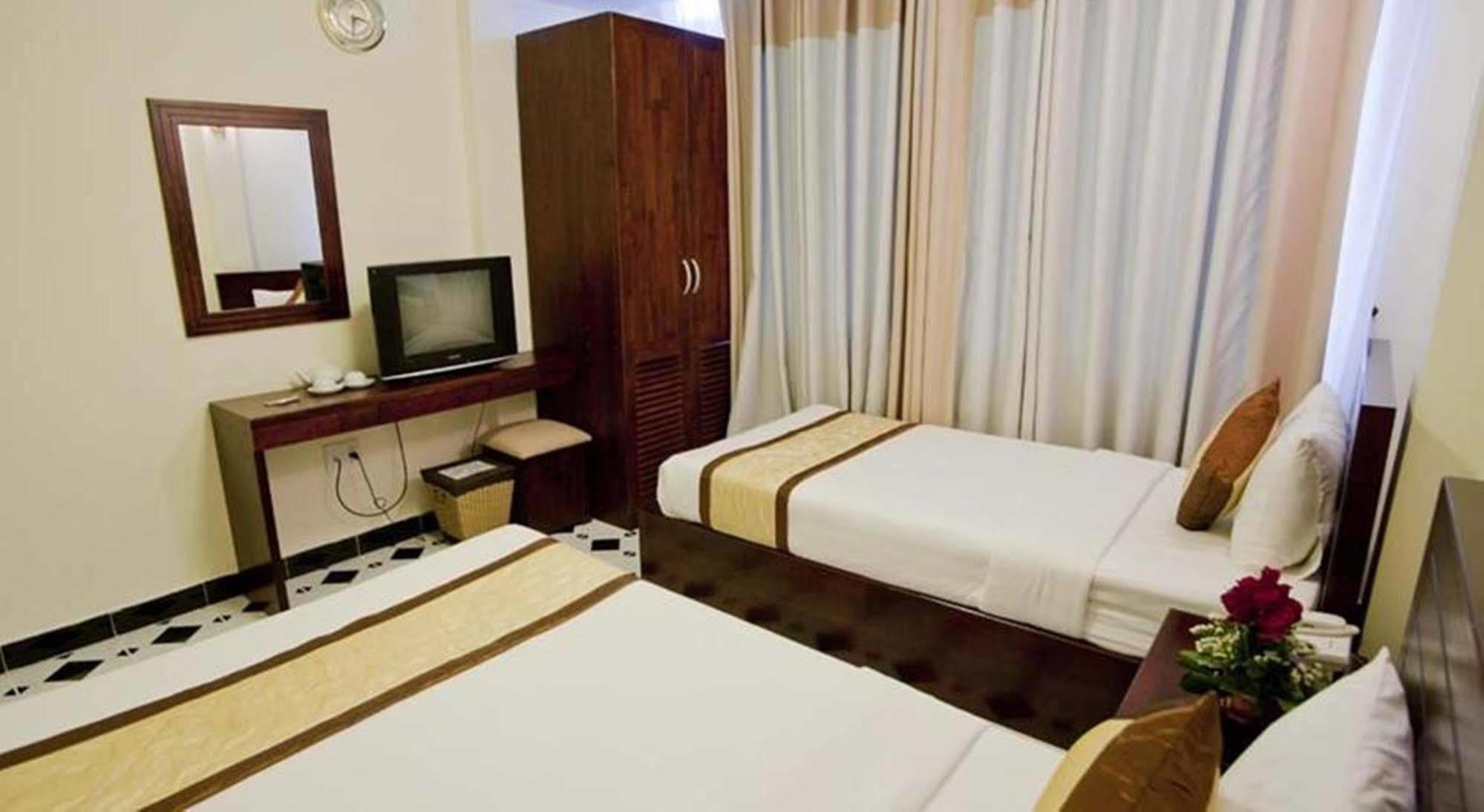 Oyo 438 Small Bay Hotel Ho Chi Minh-staden Exteriör bild